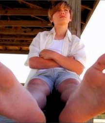 Loving boys pretty feet 5fa58145480f0.jpg