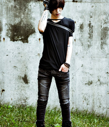 Boys in leather 5fa5d0fd8911e.jpg