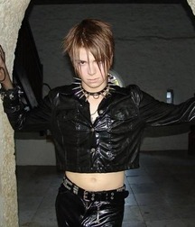 Boys in leather 5fa5d0ff60e2e.jpg