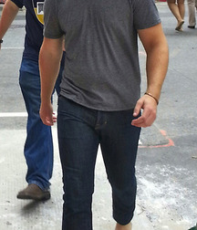 Guys in flip flops 2 5fa5d2bd24d7a.jpg