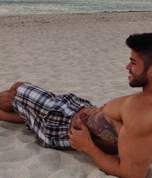 Guys in flip flops 2 5fa5d2c985b3d.jpg