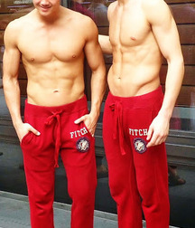 Guys in flip flops 2 5fa5d2e05ffe3.jpg