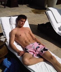 Guys in shorts 2 5fa5d34c06da4.jpg
