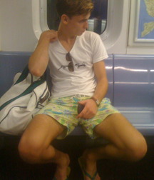 Guys in shorts 2 5fa5d3540b912.jpg
