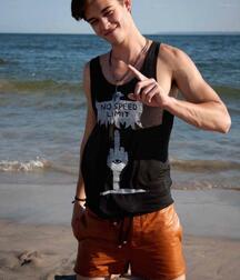 Guys in shorts 2 5fa5d3681545a.jpg