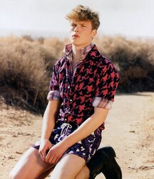 Guys in shorts 2 5fa5d395e4194.jpg