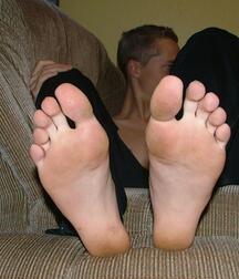 Boys strong smelly feet 5fa60307e2ff0.jpg