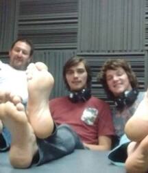 Amazing foot friends 5fa7127a2a0cf.jpg