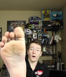 Amazing boys show their feet 5fa81640757f1.jpg