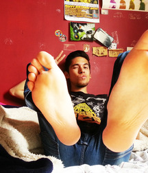 Amazing boys show their feet 5fa81675e68c5.jpg
