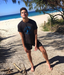 Twinks and guys barefoot 5fa99dc6127d1.jpg