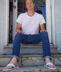 Twinks and guys barefoot 5fa99df778d77.jpg