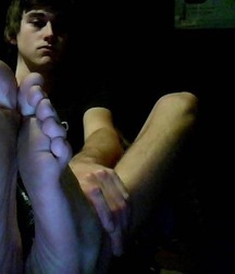 Twinks and guys barefoot 5fa99dfeb51dd.jpg