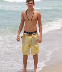 Twinks and guys barefoot 5fa99e0a8aa2b.jpg