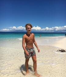 Twinks and guys barefoot 5fa99e1e7aa85.jpg