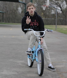 Guys in highschool 5fa9be11581e6.jpg