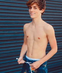 Guys in highschool 5fa9be52c385f.jpg