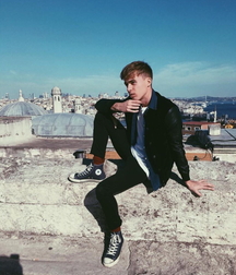 Sneaker boys in converse 5faaafa11b65f.jpg