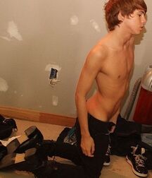 Meet boys on vacation 5fab2c77e6d67.jpg