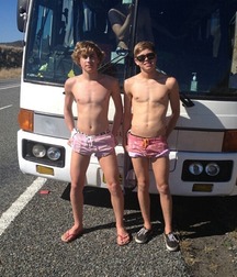 Meet boys on vacation 5fab2c8512823.jpg
