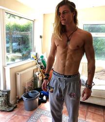 Young longhair adonis 5fac77dbc8b60.jpg