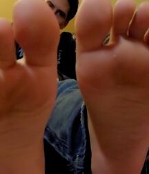 Nordic boy shows feet 5faca9c68021f.jpg