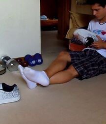 Nordic boy shows feet 5facaa6eaff5f.jpg