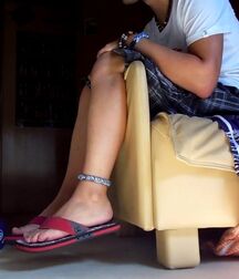 Nordic boy shows feet 5facaa8962649.jpg