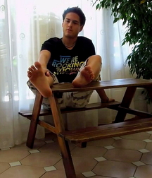 Nordic boy shows feet 5facaadb0c8f2.jpg