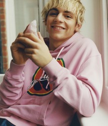 Cute and sexy twinks 5fadd6d3b3304.jpg