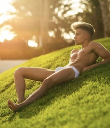 Amazing young men 5fadd8ae39352.jpg