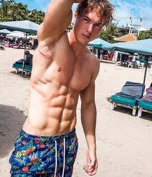 Amazing young men 5fadd8c2f38e5.jpg