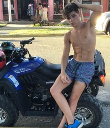 Amazing young men 5fadd8e53f301.jpg
