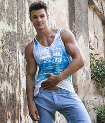 Amazing young men 5fadd8fcaefd3.jpg