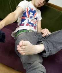 Delicious boyfeet 5fade5372b6b7.jpg