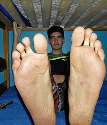 Delicious boyfeet 5fade62c30064.jpg