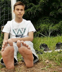 Delicious boyfeet 5fade65611aa6.jpg