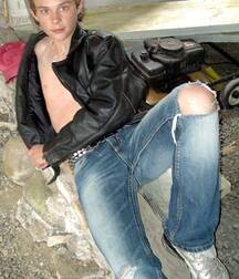 Erotic leather wear 5fb0873666cd9.jpg