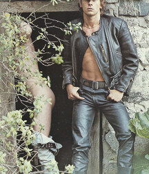 Erotic leather wear 5fb0874c12f59.jpg