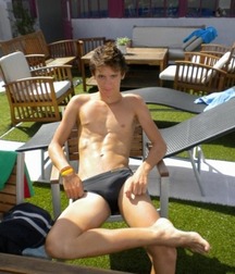 Addicted to jocks and twinks feet
