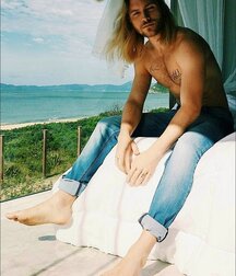 Addicted to jocks and twinks feet 5fb1584eddc73.jpg