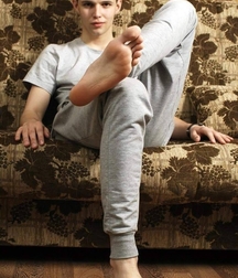 Addicted to jocks and twinks feet 5fb158791b42f.jpg