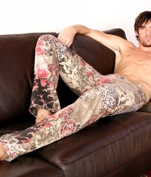 Addicted to jocks and twinks feet 5fb1587d74a29.jpg