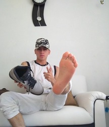 Boys hot feet 5fb2c7c717bd7.jpg
