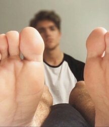 Boys hot feet 5fb2c7eab1ee6.jpg
