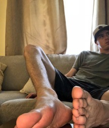 Boys hot feet 5fb2c8142912c.jpg