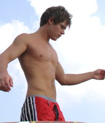 Beautiful male models 5fb2fd07714c5.jpg