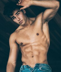 Beautiful male models 5fb2fd83b5781.jpg
