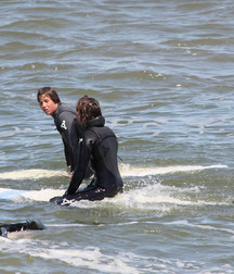 Surfer boys 5fb454e4be8ce.jpg