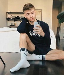 Boys wearing socks 5fb456b14ec1f.jpg